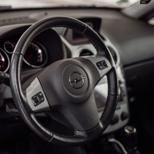 Een gedetailleerde uitleg van de afmetingen van Opel bestelbussen